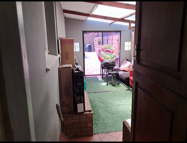 3 BEDROOM HOUSE FOR SALE IN TOWNSEND ESTATE